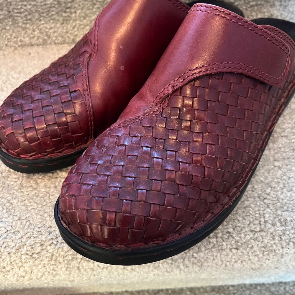Clarks clogs